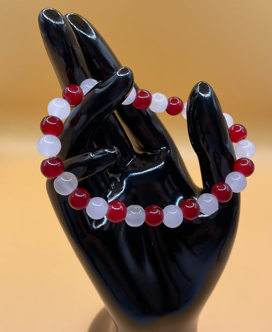 7” red and white 8 glass beads - stretch bracelet