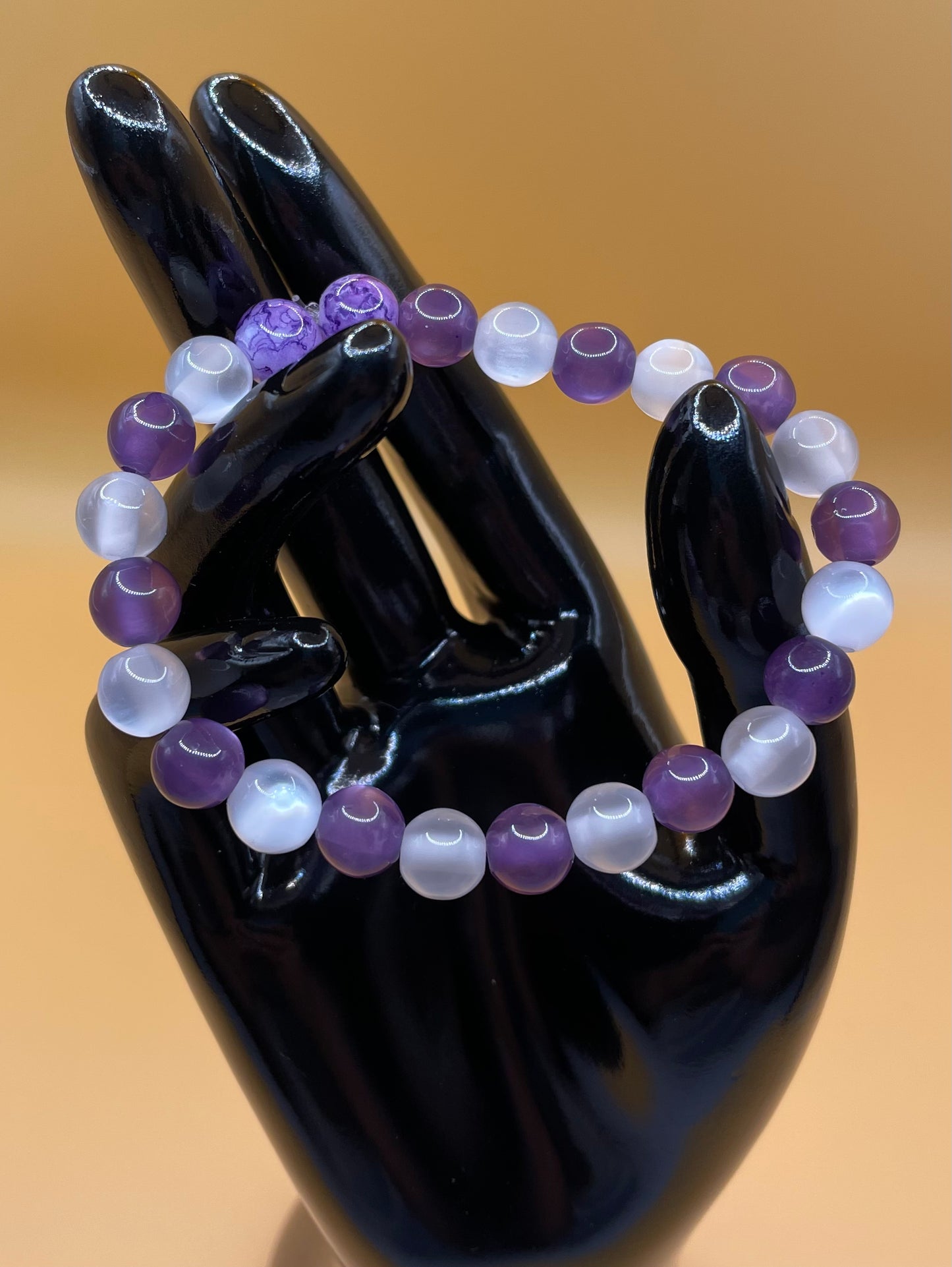 Purple & white 8mm glass bead stretch bracelet 6.5”